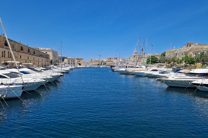 3 Cities Tour - Entering Birgu through the knights’ fortifications