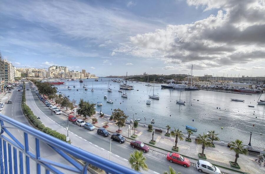 Afternoon Harbours Cruise with Guide and Roundtrip Transfers - What the guide adds to the harbor views