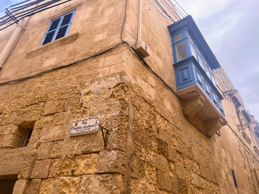 Birgu: 3 Cities Walking Tour With Inquisitors Palace Entry - The Inquisitor’s Palace, the tour’s strongest indoor stop