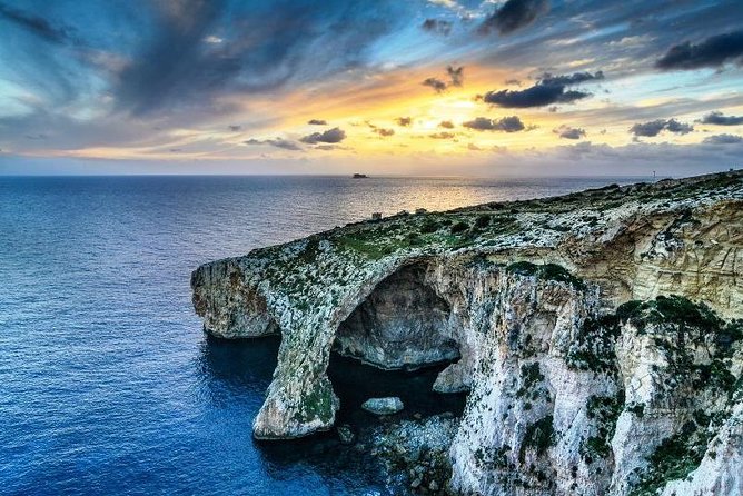 Blue Grotto and Sunday Market at Marsaxlokk Fishing Village Tour - The steep walk and the return to the coach