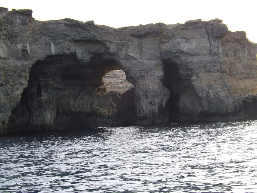 Blue Lagoon: Malta, Crystal Lagoon, Caves, Private Speedboat - Who should book this private speedboat