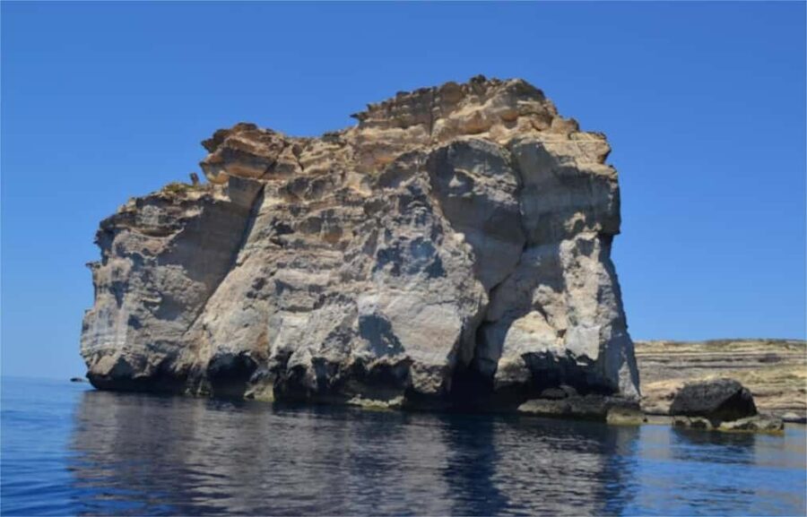 Comino Island , Blue lagoon, Crystal Lagoon & Gozo & Caves - Crowding, seating, and arriving early