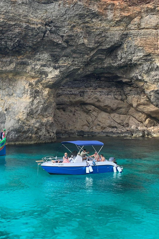 Comino: Private boat tour with Snorkeling activities & caves - Elephant Rock and Saint Mary’s Tower