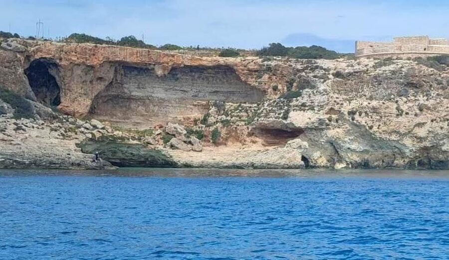 Comino: Private Boat Trips, Swimming stops and Caves Tours - Hondoq ir-Rummien and Gozo’s southern coast