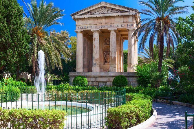Deluxe Malta Tour for Cruise Passengers - Vallettas Baroque streets and city scale