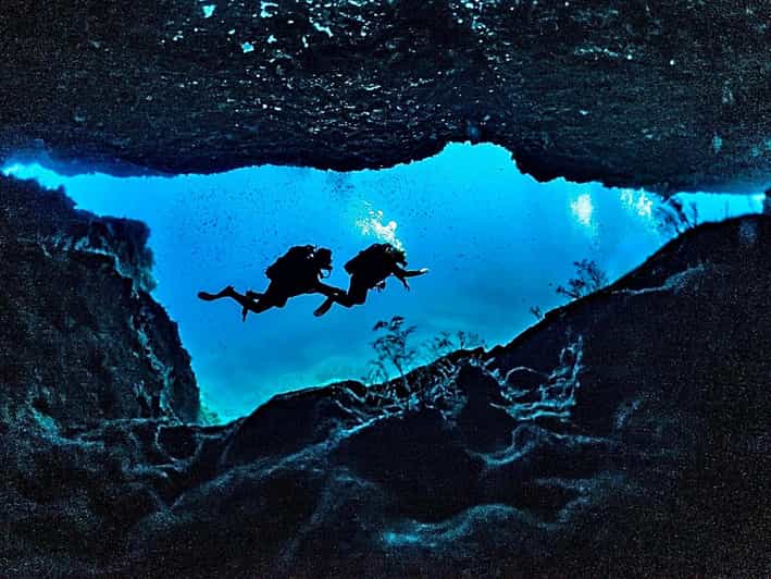 DiveSnap Underwater Sports Thrills:Lantern Point & P31 Wreck - Lantern Point and the P31 Wreck