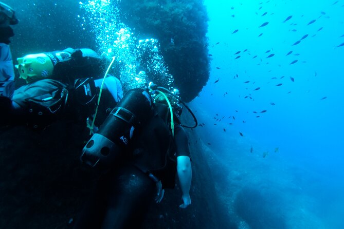 First Experience Scuba Diving - Learning to breathe underwater in Malta