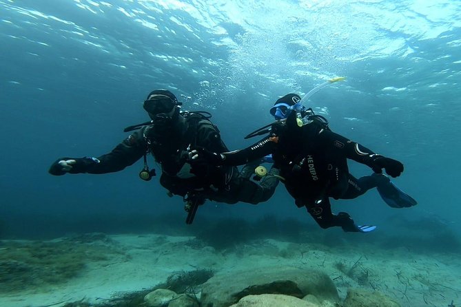 First scuba diving experience with instructor - Malta - Shallow Water Practice Builds Confidence