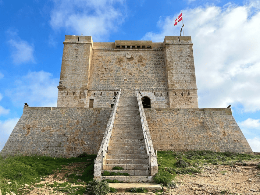 From Malta/Gozo: Comino & Crystal Lagoon Private Boat Trip - A quiet cove and another photo stop