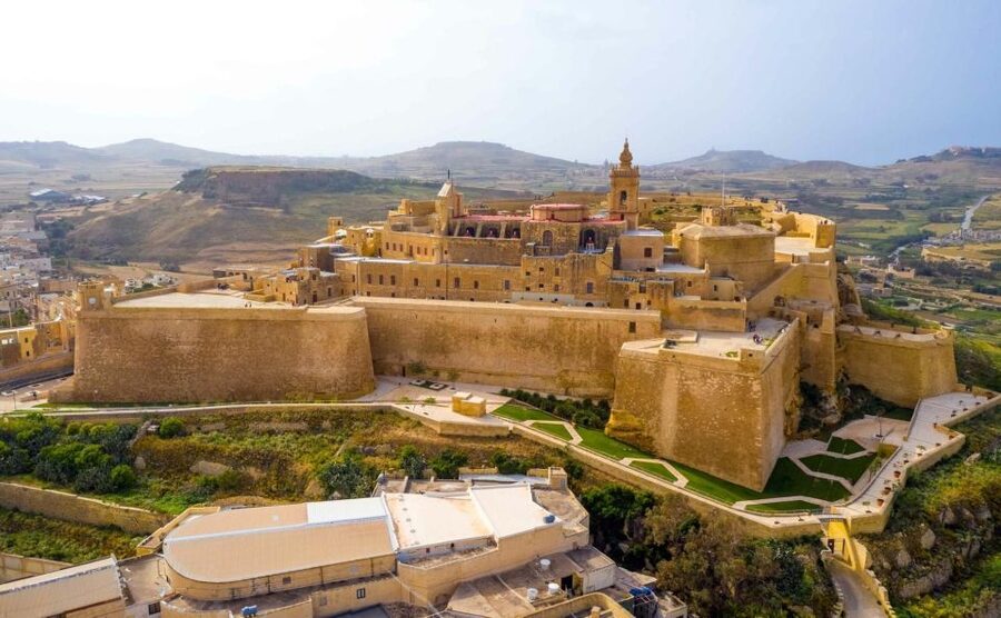 From Sliema: Gozo, Comino & The Blue Lagoon Boat & Bus Tour - Comino Beyond the Lagoon