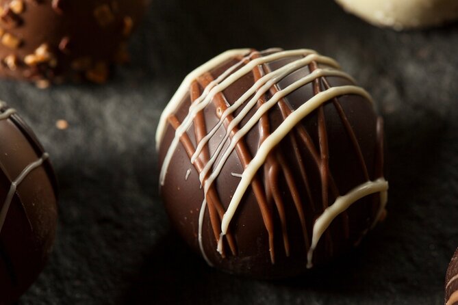 Gin and Chocolate Pairing Workshop in Malta - Five Chocolates That Change the Gin