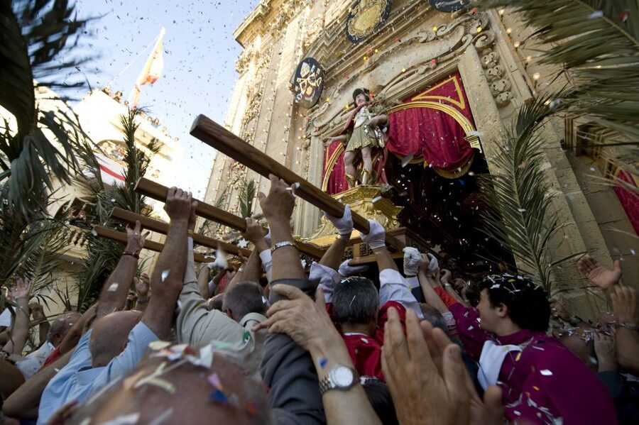 Good Friday Easter Procession with Commentary and Transport - Key points to know before booking