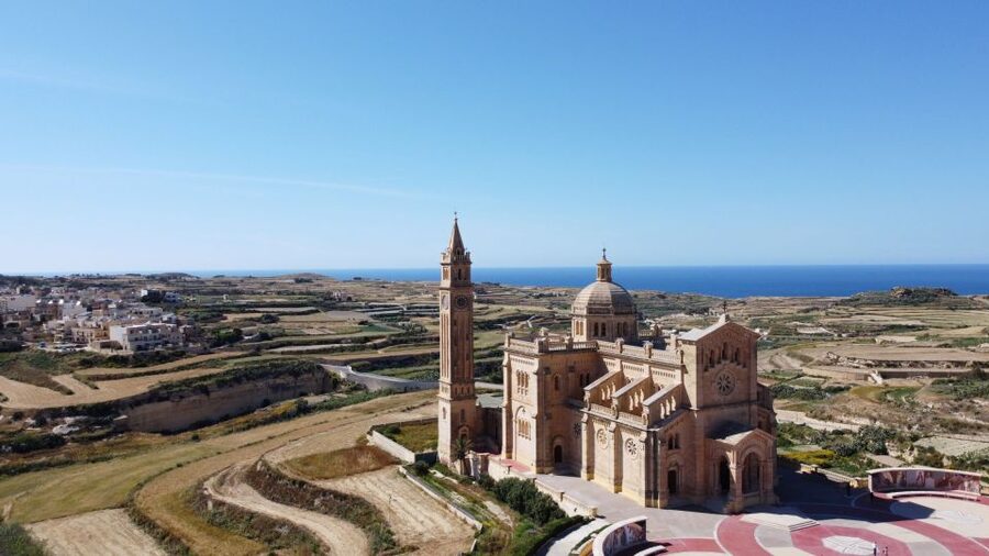 Gozo - Funtastic Daytrips - - What the guide and car service add
