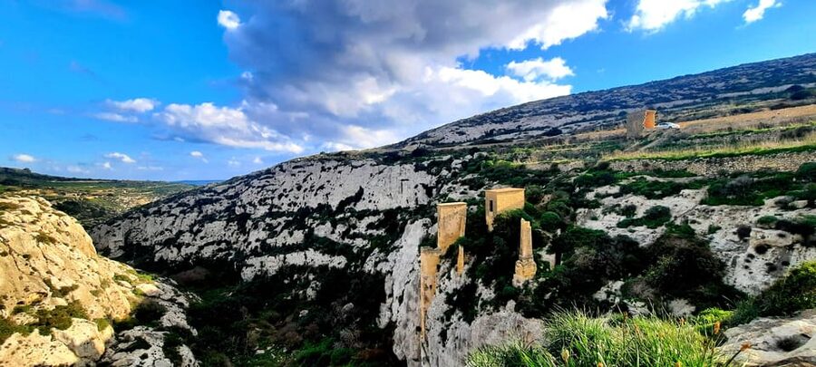 Gozo Unveiled: Guided Hiking in Gozo - South East - Walking through the Hole in the Wall