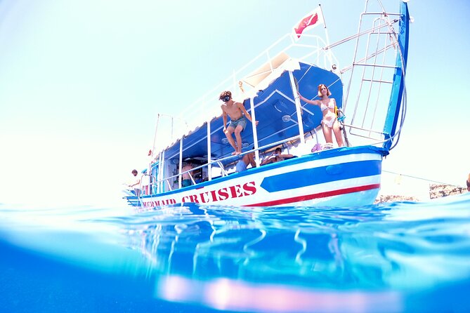 Gozo with bus including Blue Lagoon Comino & Sea Caves - Bugibba departure and the smaller-boat advantage