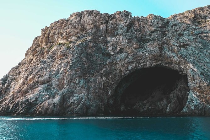 Half Day Private Tour around the Island in Malta - Ħaġar Qim, ancient stones seen from outside