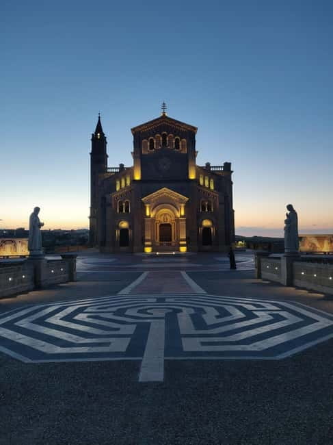 Island of Gozo: Private Tour - Food, shopping, and the stops between landmarks