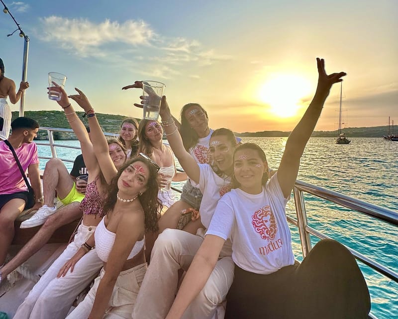 Malta: Boat Party to Blue Lagoon and Comino with Open Bar - The open bar and food: useful value, with limits