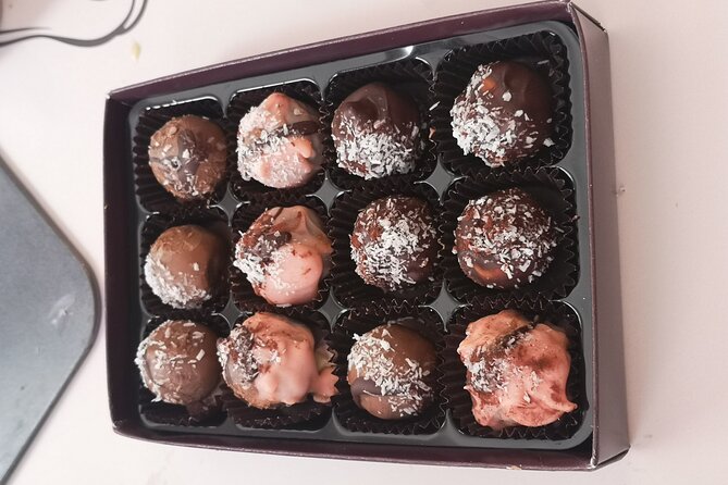 Malta Chocolate Factory Gin and Truffle Making Experience - Four cocktails and five chocolates