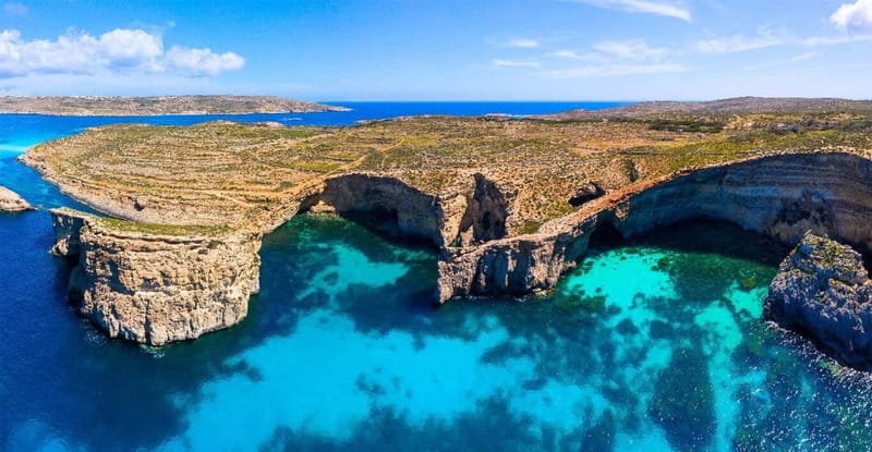 Malta: Comino+ Santa Maria Bay, Blue Lagoon + Seacaves tour - Gozo Harbour and the ten-minute photo stop