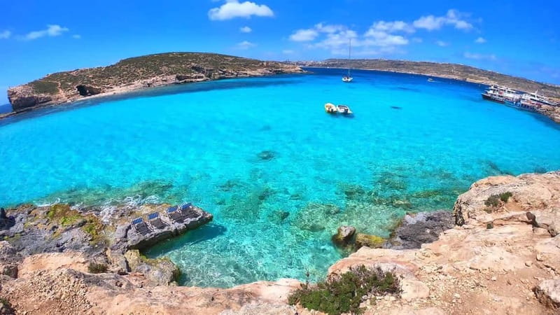 Malta: Comino+ Santa Maria Bay, Blue Lagoon + Seacaves tour - The morning cruise past St. Paul’s Island