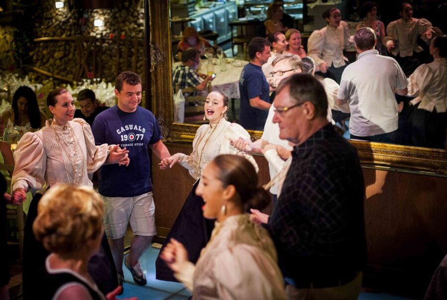 Malta: Folklore Dinner Show at a Traditional Restaurant - Who should book this Malta dinner show