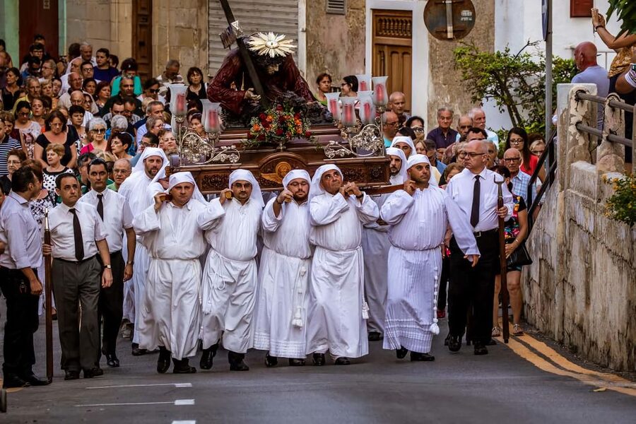 Malta: Good Friday Afternoon Procession with Transportation - Why Good Friday in Malta feels different