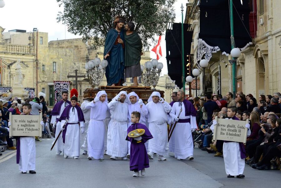 Malta: Good Friday Afternoon Procession with Transportation - Language, group comfort, and practical limits