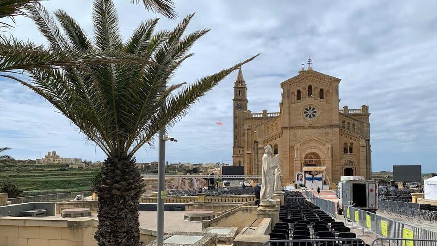 Malta: Gozo Buggy Tour with Lunch, Boat Cruise and Transfers - Calypso Cave and the Ggantija Temples
