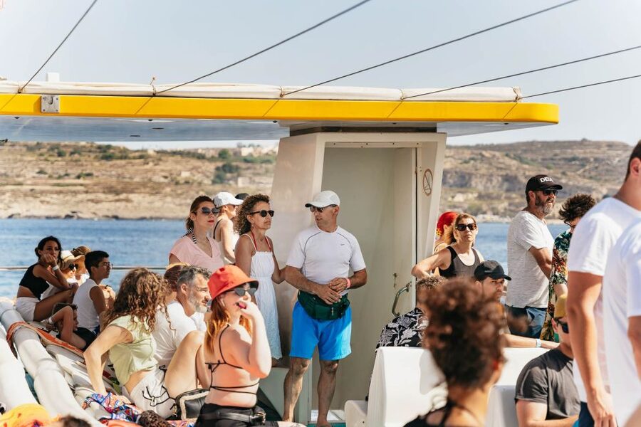 Malta: Gozo & Comino Islands, Blue Lagoon & Seacaves Tour - Blue Lagoon: beautiful, busy, and limited to about an hour
