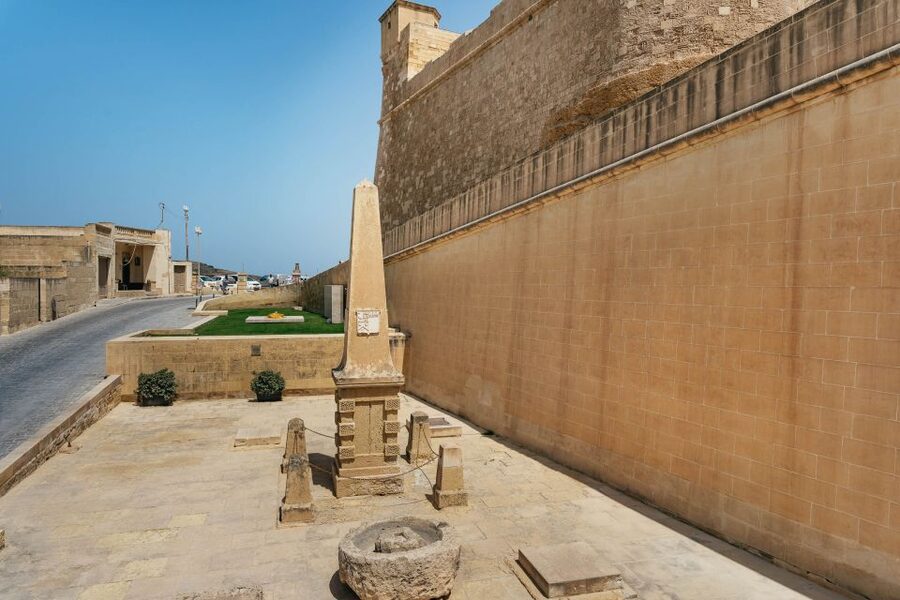 Malta: Gozo & Comino Islands, Blue Lagoon & Seacaves Tour - Who will enjoy this trip most