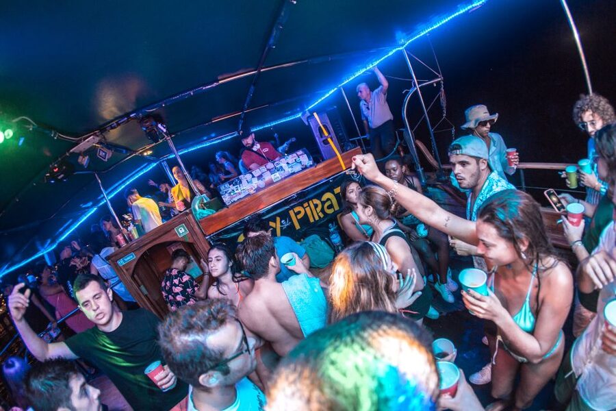 Malta: Lazy Pirate Boat Party with Drinks & Food - Returning to Sliema around midnight