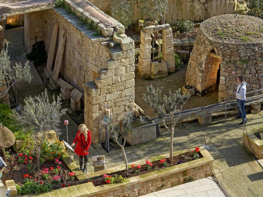 Malta: Prehistoric Temples, Limestone Heritage & Blue Grotto - Blue Grotto: views first, boat trip second