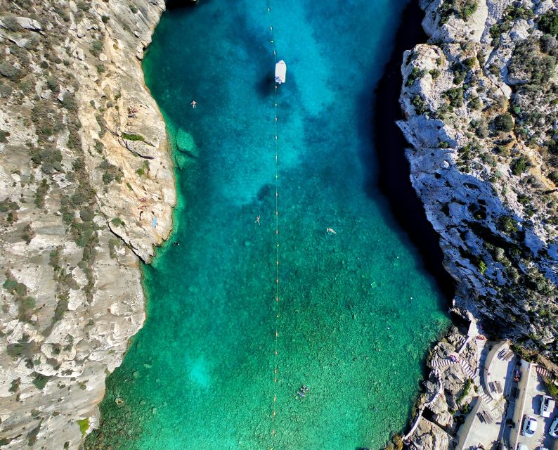 Malta: Private Sunset Boat Trip to Comino and Blue Lagoon - The sunset finish