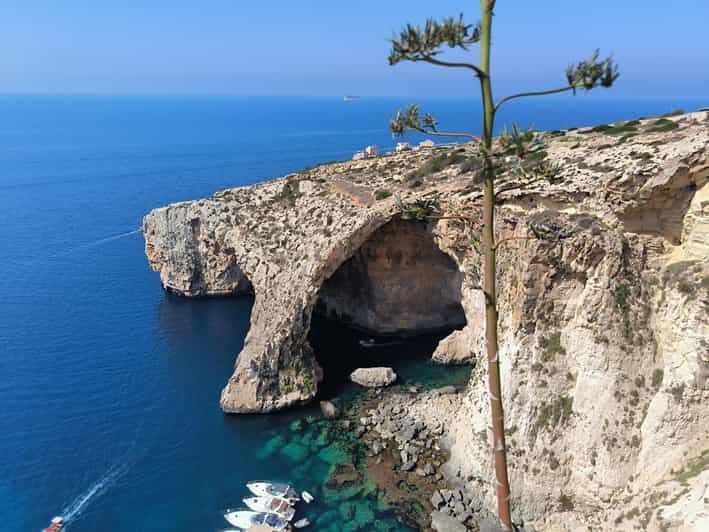 Malta tour 3Cities , Marsaxlok ,Blue grotto Hagar qim - Clean service and useful flexibility