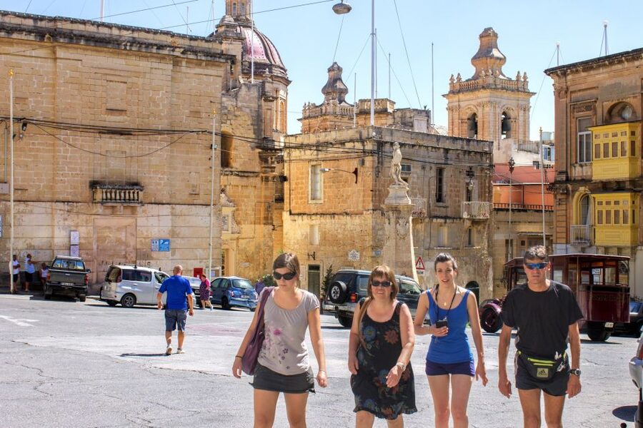 Malta: Vintage Bus Ride through the Three Cities - Senglea and L’Isola di San Giuliano