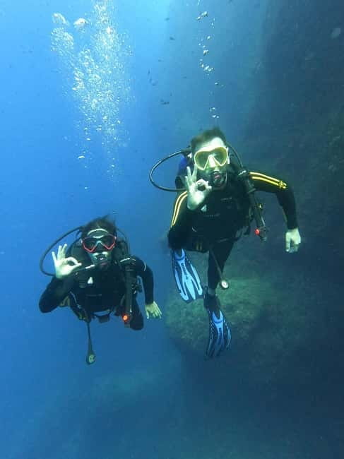 Malte : Baptême de plongée sous-marine en Français - Why St. Paul’s Bay works for a first underwater session