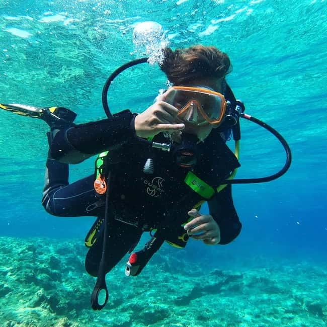 Malte : Baptême de plongée sous-marine en Français - Arriving at French Touch Diving at 13:45