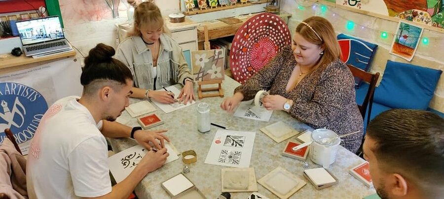 Maltese Tile - Souvenir painting workshop with local - Key points at a glance