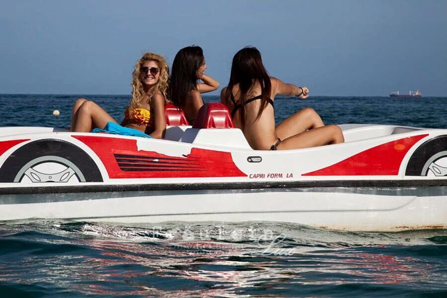 Marsaskala: Paddle Boat Rental in St. Thomas Bay - Who will enjoy this most