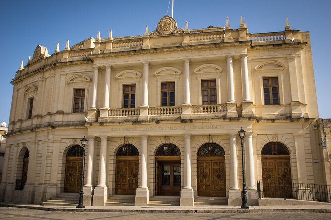 Marsaxlokk Market and Blue Grotto guided tour - Guides, languages, and the group size