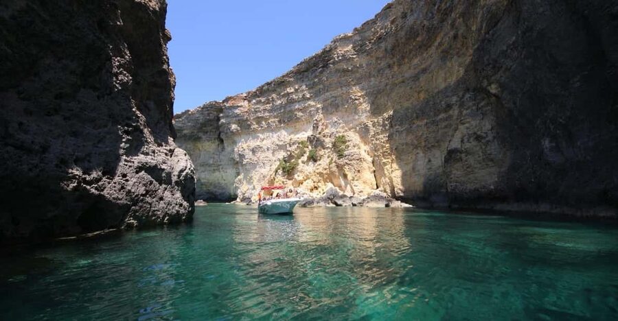 Mellieha: 3:00pm Speedboat round Comino Caves 2h Blue Lagoon - St. Mary Battery and the island’s old defenses
