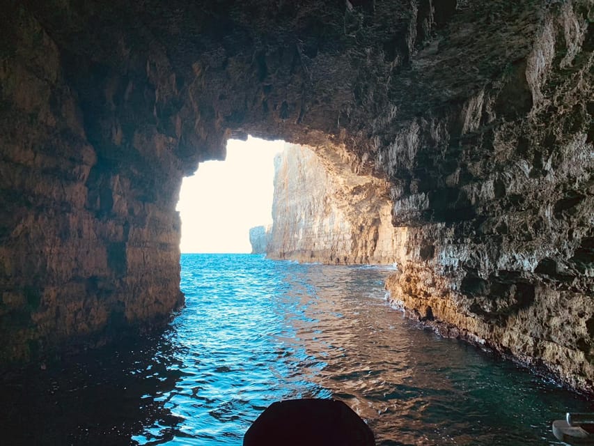 Mellieha: Speedboat Trip Round Comino Caves 2h @ Blue Lagoon - The speedboat adds real energy