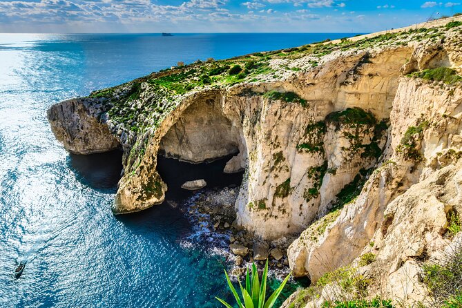 Prehistoric Temples and Highlights of the South Full-Day Tour - Group transport is convenient, but timing matters