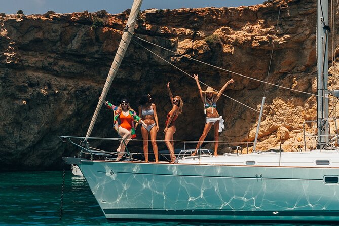 Private 8 Hours Boat Charter Trip in Malta - What comes with the boat