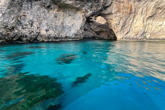 Private Boat Charter Blue Lagoon Crystal Lagoon and Comino - L-Ghar ta’ Bla Saqaf and Hondoq Bay