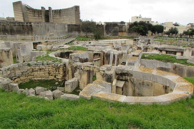 Private Tour in Malta Prehistoric Temples & Mdina - Guide communication and the half-day limit
