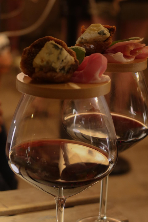 Romantic Wine Tasting Experience at Koccio Valletta - What happens during the 90-minute tasting