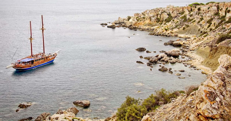 Sliema: Gozo/Comino Blue Lagoon Gulet Cruise w/ Lunch+Drinks - The ride home and the boat’s social mood