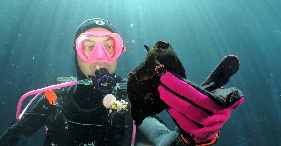 SSI Try Scuba Diving in the sea - Getting comfortable with the equipment